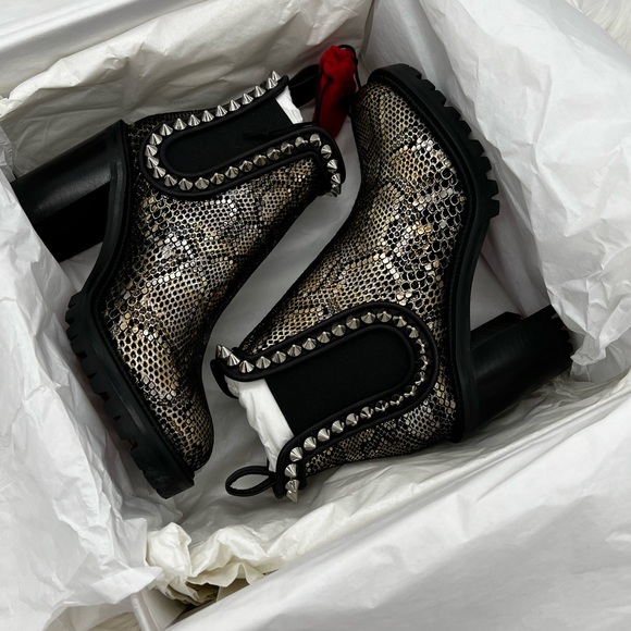 CHRISTIAN LOUBOUTIN | Crapahutta Spiked Snakeskin-Embossed Suede Chelsea Boots - Picture 3 of 10